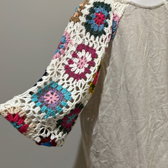 EUC Women’s UMGEE $70 Linen Blend Crochet Sleeve Top Plus Size 1XL Boho Beach - Picture 12 of 16